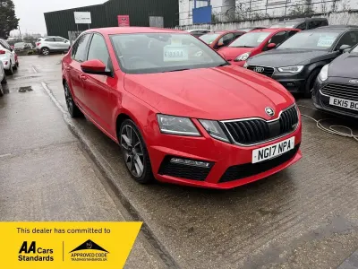 Używany Skoda Octavia vRS 184 KM (135 kW) 2017 Czerwony Hatchback