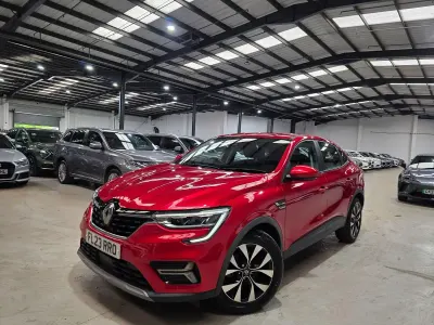 Used Renault Arkana Iconic 2023 Red SUV