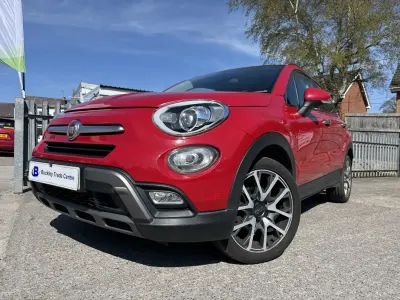 Usado Fiat 500X Cross Plus 120 HP (88 kW) 2015 Vermelho SUV