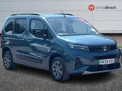 Used Vauxhall Combo Ultimate 100 kW (136 HP) 2024 Blue MPV