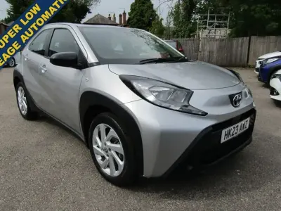 Used Toyota Aygo X PURE 72 HP (52 kW) 2023 Silver SUV
