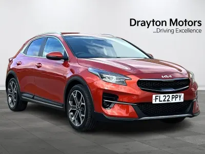 Usado Kia XCeed 118 HP (86 kW) 2022 Laranja SUV