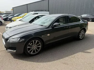 Używany Jaguar XF Portfolio 180 KM (132 kW) 2015 Szary Sedan/Limuzyna