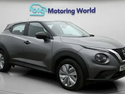Używany Nissan Juke Acenta Premium 114 KM (83 kW) 2025 Szary SUV