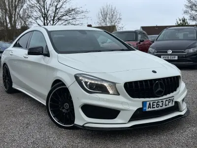 Usado Mercedes CLA220 AMG 170 CV (125 kW) 2013 Blanco Berlina