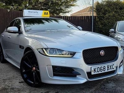 Begagnad Jaguar XE R-Sport 240 HK (176 kW) 2018 Silver Sedan