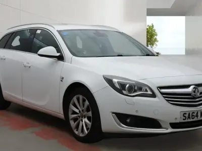 Used Vauxhall Insignia Elite 163 HP (119 kW) 2014 White Estate
