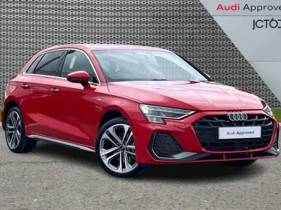 Usado Audi A3 e-tron S-Line 200 CV (147 kW) 2026 Rojo Utilitario