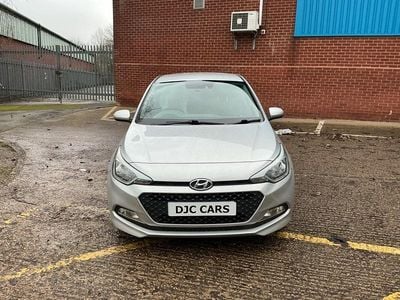 Used Hyundai i20 SE 84 HP (61 kW) 2015 Silver Hatchback