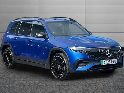 Usado Mercedes EQB250+ Urban 139 kW (190 HP) 2025 Azul SUV