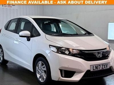 Used Honda Jazz SE 102 HP (75 kW) 2017 White Hatchback