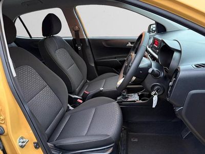 Used Kia Picanto 66 HP (48 kW) 2024 Yellow Hatchback