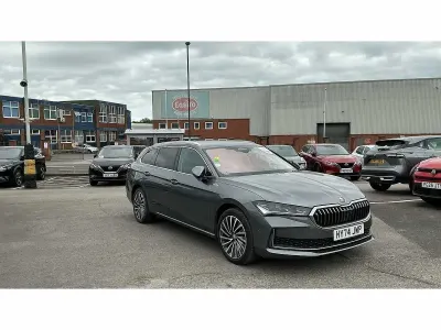 Used Skoda Superb LAURIN & KLEMENT 142 HP (104 kW) 2024 Graphite grey metallic Estate
