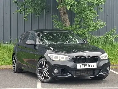 Begagnad BMW 118 M Sport 136 HK (100 kW) 2019 Svart Halvkombi