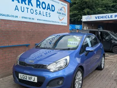 Used Kia Rio 109 HP (80 kW) 2012 Blue Hatchback