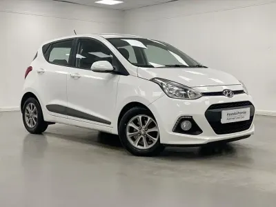 Käytetty Hyundai i10 Premium 87 HP (63 kW) 2015 Valkoinen Viistoperä