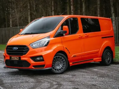 Used Ford Transit Custom Limited 185 HP (136 kW) 2022 Orange Van