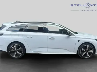 Käytetty Peugeot 308 SW GT 134 HP (98 kW) 2025 Valkoinen Farmari