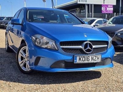 Used Mercedes A180 122 HP (89 kW) 2016 Blue Hatchback