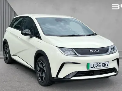 Nuevo BYD Dolphin Boost 129 kW (176 CV) 2026 Blanco Utilitario