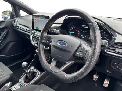 Usado Ford Fiesta ST-Line 125 HP (91 kW) 2019 Preto Citadino