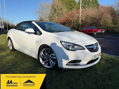 Used Vauxhall Cascada Elite 195 HP (143 kW) 2014 White Cabriolet