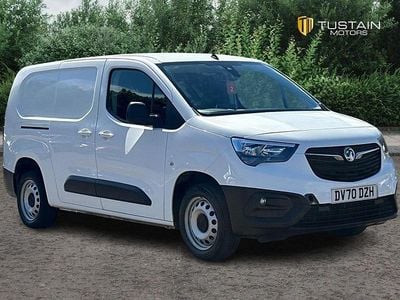 Used Vauxhall Combo Edition 130 HP (95 kW) 2020 White MPV