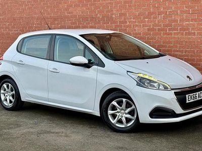 Used Peugeot 208 Active 2016 White Hatchback
