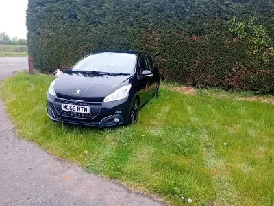 Used Peugeot 208 2017 Black Hatchback