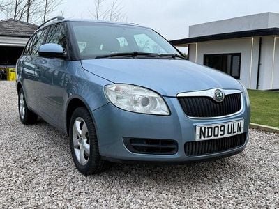 Used Skoda Fabia Drive 105 HP (77 kW) 2009 Grey Estate