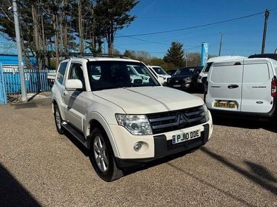 Used Mitsubishi Shogun Warrior 200 HP (147 kW) 2010 White SUV