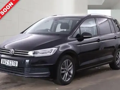 Begagnad VW Touran Match 150 HK (110 kW) 2024 Svart Minibuss
