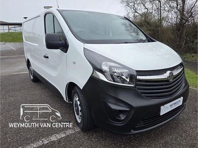 Second-hand Vauxhall Vivaro S 95 CP (69 kW) 2017 Alb Monovolum