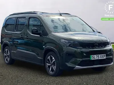 Used Peugeot e-Rifter GT 100 kW (136 HP) 2025 Green MPV