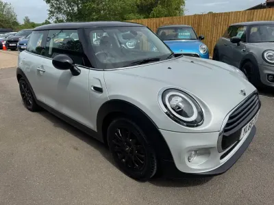Usado Mini Cooper Classic 2018 Plateado Utilitario