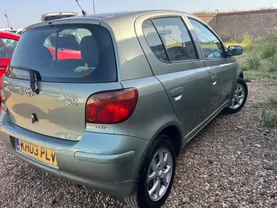 Used Toyota Yaris 2003 Green Hatchback