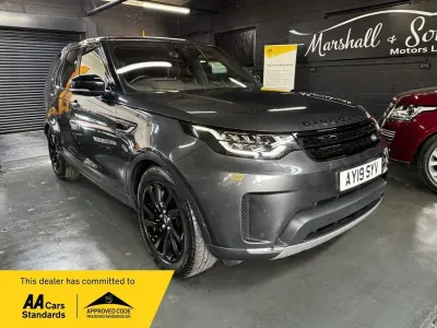 Usado Land Rover Discovery 5 HSE 306 HP (225 kW) 2019 Cinzento SUV