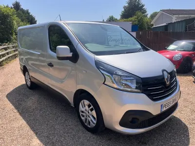 Used Renault Trafic 2015 Silver MPV