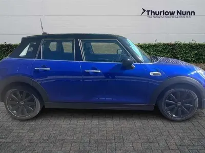 Usado Mini Cooper Classic 136 HP (100 kW) 2018 Azul Citadino