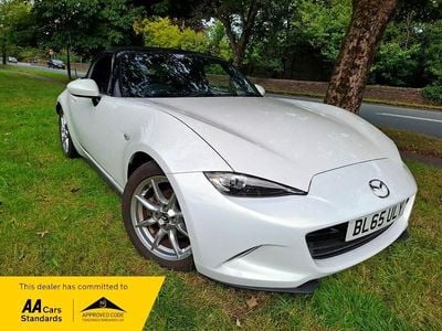 Used Mazda MX5 129 HP (94 kW) 2015 White Cabriolet