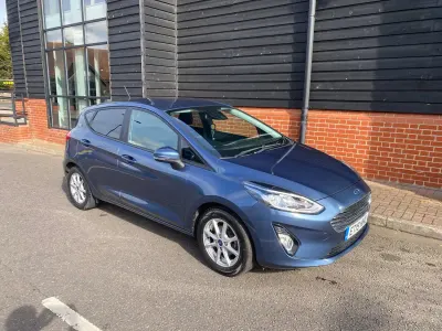 Begagnad Ford Fiesta Zetec 70 HK (51 kW) 2019 Blå Halvkombi