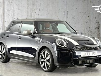Begagnad Mini Cooper S Exclusive 176 HK (129 kW) 2023 Svart Halvkombi