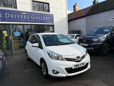 Used Toyota Yaris Plus 69 HP (50 kW) 2014 White Hatchback