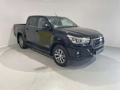 Używany Toyota HiLux Luxury 150 KM (110 kW) 2020 Czarny Pickup