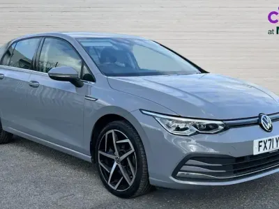 Begagnad VW Golf VIII Style 150 HK (110 kW) 2021 Grå