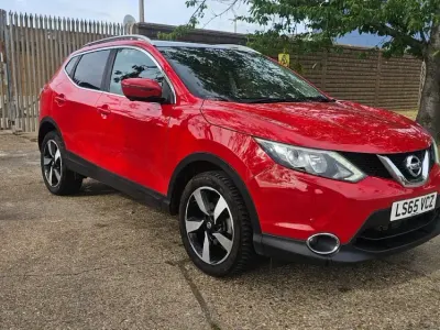 Used Nissan Qashqai N-TEC 115 HP (84 kW) 2016 Red SUV