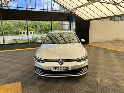Used VW Golf VIII Life 130 HP (95 kW) 2023 Silver Hatchback