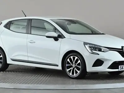 Used Renault Clio Iconic 90 HP (66 kW) 2022 White Hatchback