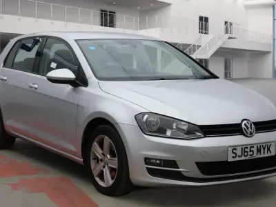 Begagnad VW Golf VII Match 110 HK (80 kW) 2015 Silver Halvkombi