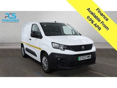 Begagnad Peugeot E-Partner Premium 49 kW (67 HK) 2022 Vit Minibuss
